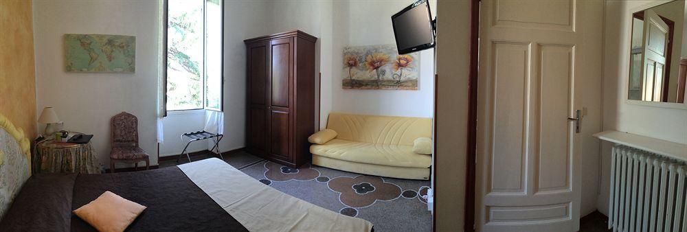 Hotel Ristorante Il Caminetto Diano Marina Exteriör bild