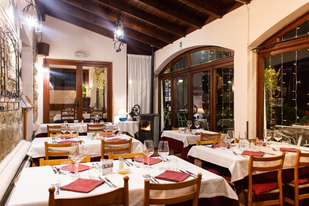 Hotel Ristorante Il Caminetto Diano Marina Exteriör bild
