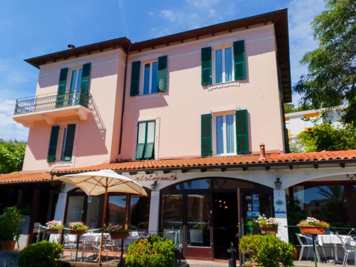Hotel Ristorante Il Caminetto Diano Marina Exteriör bild