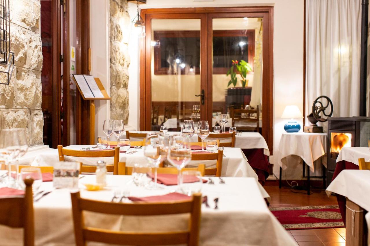 Hotel Ristorante Il Caminetto Diano Marina Exteriör bild