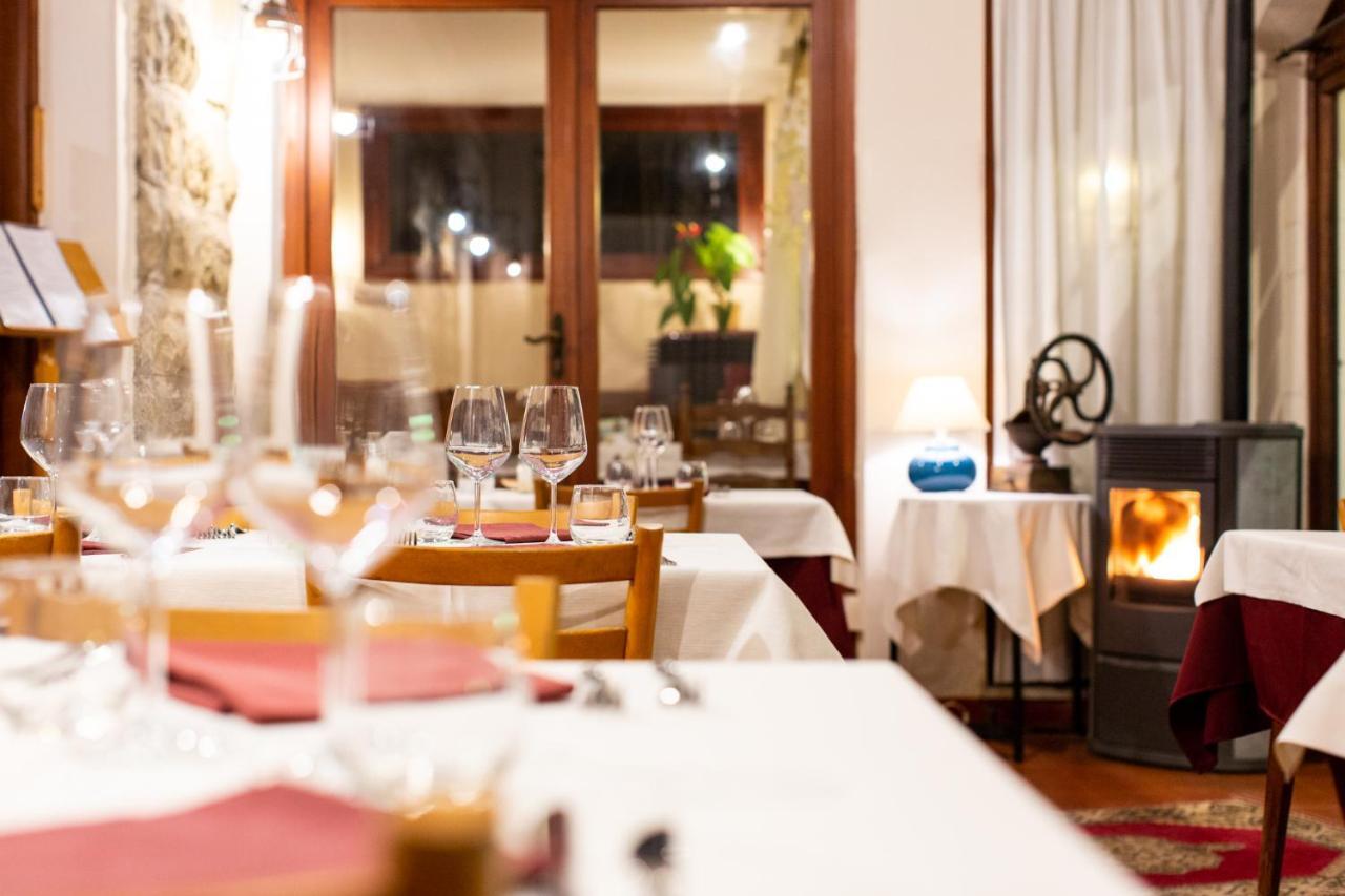 Hotel Ristorante Il Caminetto Diano Marina Exteriör bild